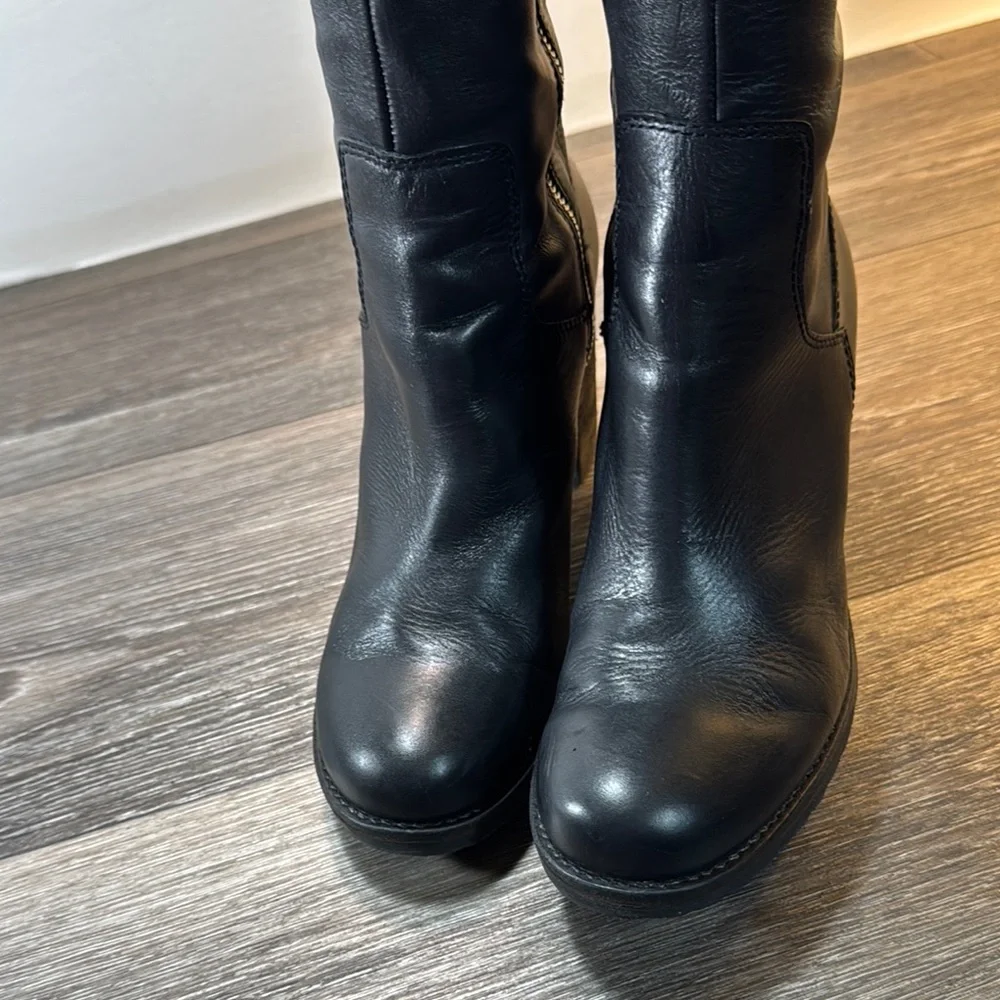 Donald J Pliner Black Leather Knee-High Boots woman’s 9:5 (s22)